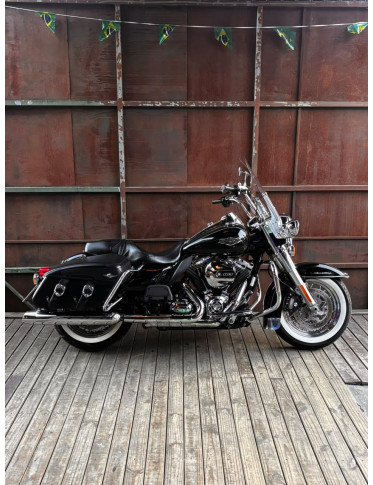 Harley-Davidson - (2014) Touring Road King Classic R$74.900,00